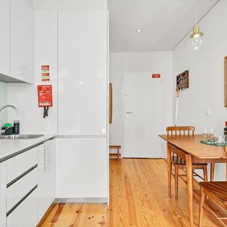 Host Wise - Lovely Shinny Flats With Balcony - Clerigos Porto Buitenkant foto