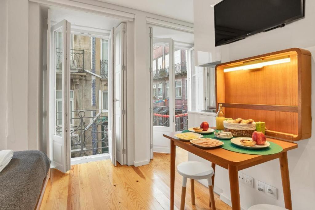Host Wise - Lovely Shinny Flats With Balcony - Clerigos Porto Buitenkant foto
