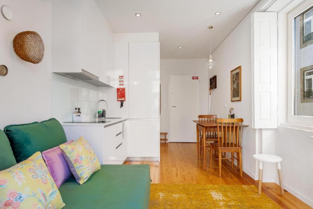 Host Wise - Lovely Shinny Flats With Balcony - Clerigos Porto Buitenkant foto
