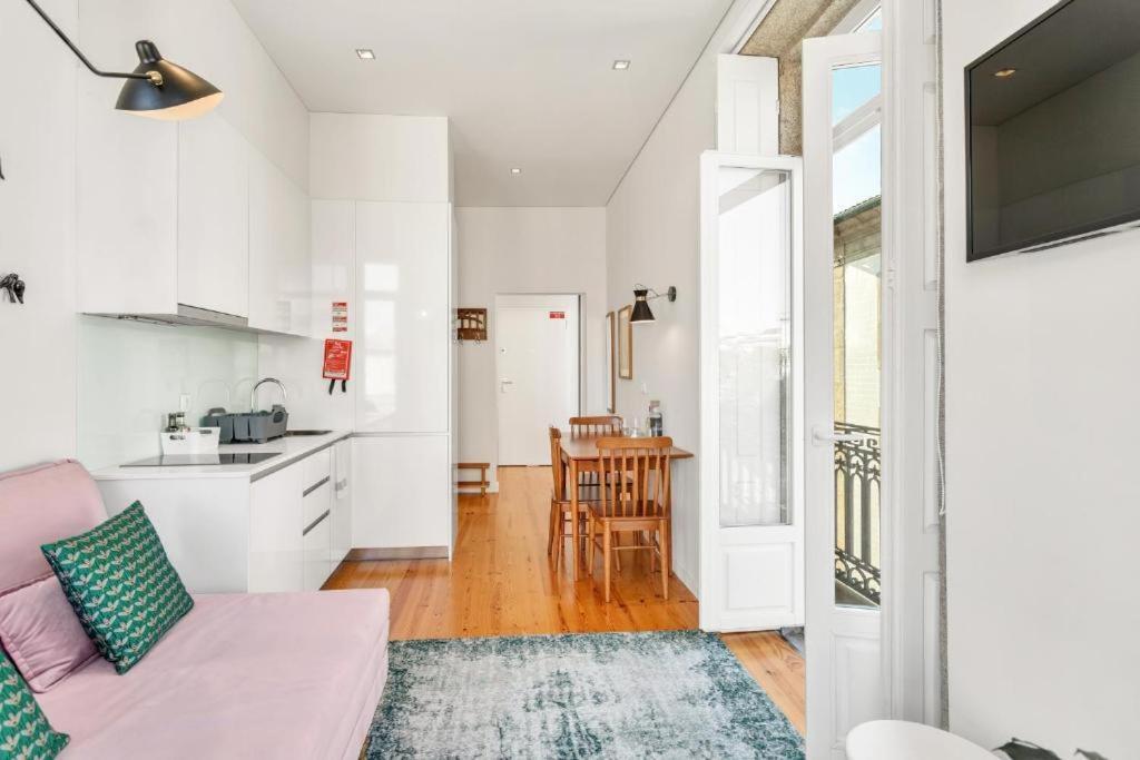 Host Wise - Lovely Shinny Flats With Balcony - Clerigos Porto Buitenkant foto