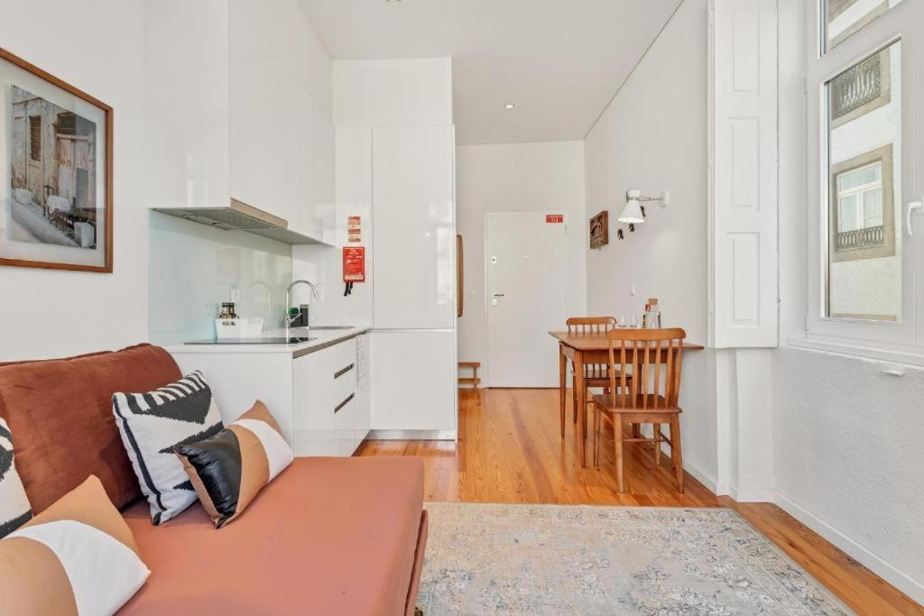 Host Wise - Lovely Shinny Flats With Balcony - Clerigos Porto Buitenkant foto