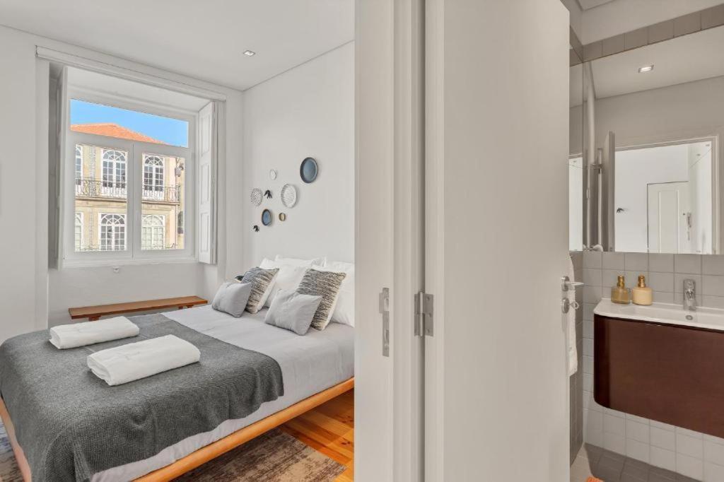Host Wise - Lovely Shinny Flats With Balcony - Clerigos Porto Buitenkant foto