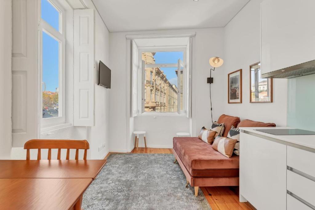 Host Wise - Lovely Shinny Flats With Balcony - Clerigos Porto Buitenkant foto