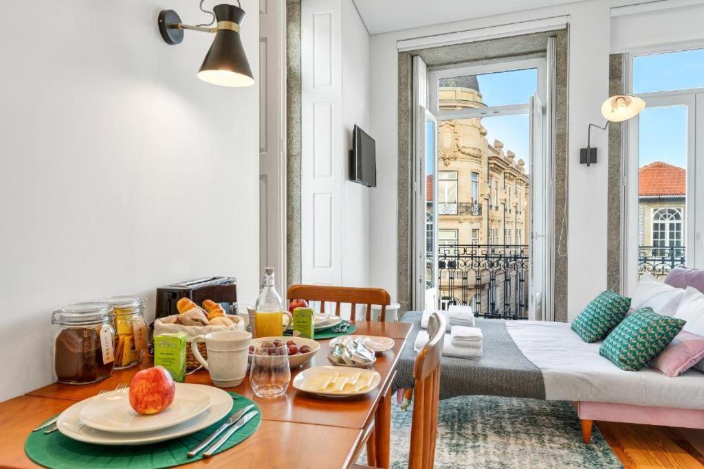 Host Wise - Lovely Shinny Flats With Balcony - Clerigos Porto Buitenkant foto
