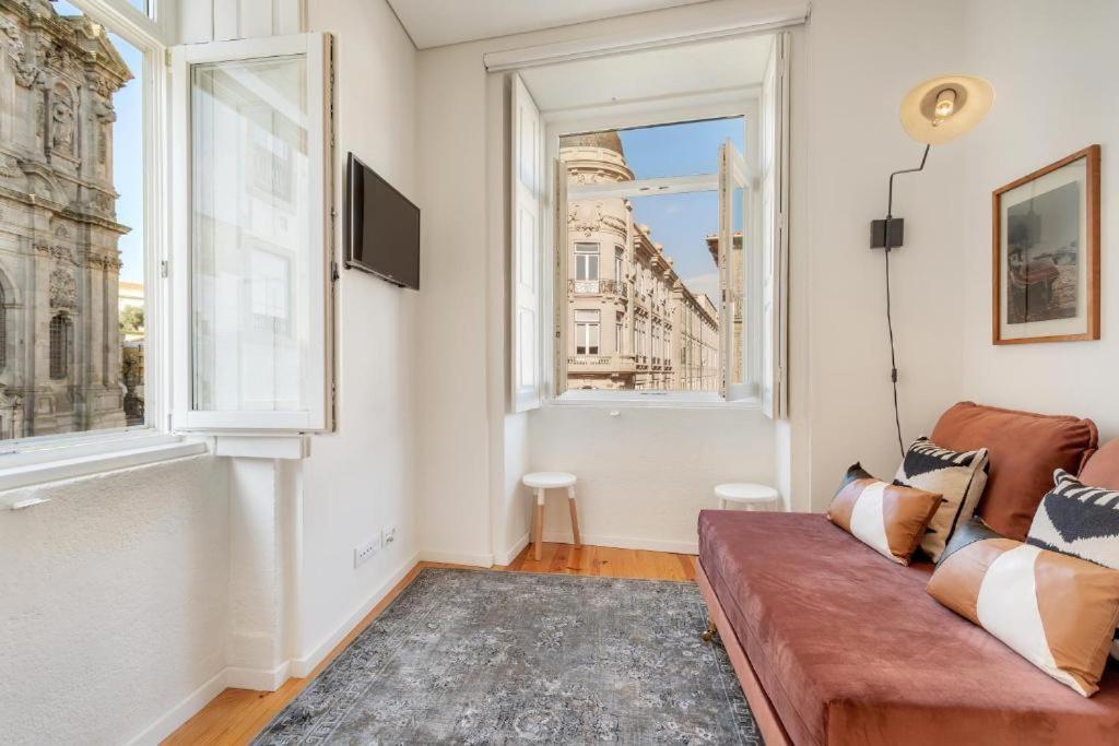 Host Wise - Lovely Shinny Flats With Balcony - Clerigos Porto Buitenkant foto