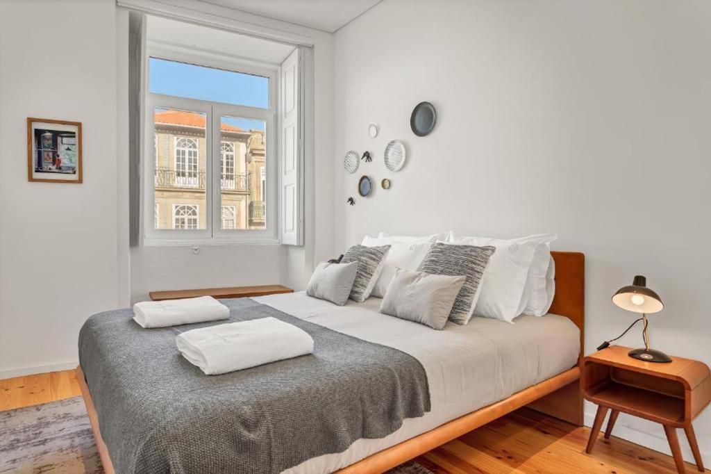 Host Wise - Lovely Shinny Flats With Balcony - Clerigos Porto Buitenkant foto