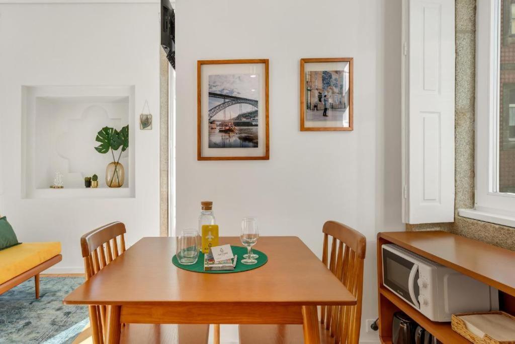 Host Wise - Lovely Shinny Flats With Balcony - Clerigos Porto Buitenkant foto