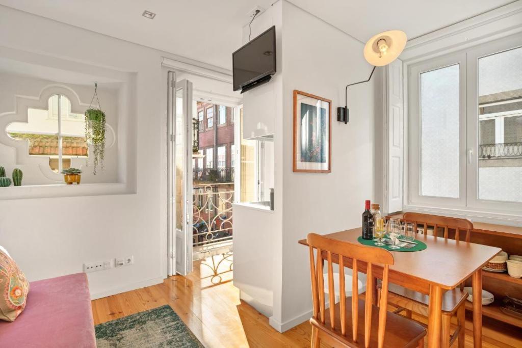 Host Wise - Lovely Shinny Flats With Balcony - Clerigos Porto Buitenkant foto