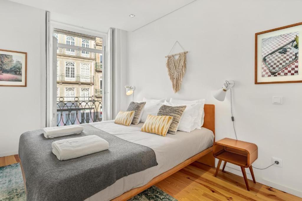 Host Wise - Lovely Shinny Flats With Balcony - Clerigos Porto Buitenkant foto
