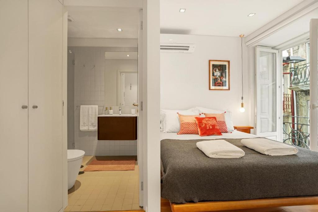 Host Wise - Lovely Shinny Flats With Balcony - Clerigos Porto Buitenkant foto