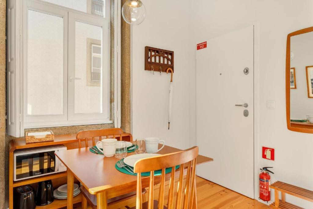 Host Wise - Lovely Shinny Flats With Balcony - Clerigos Porto Kamer foto